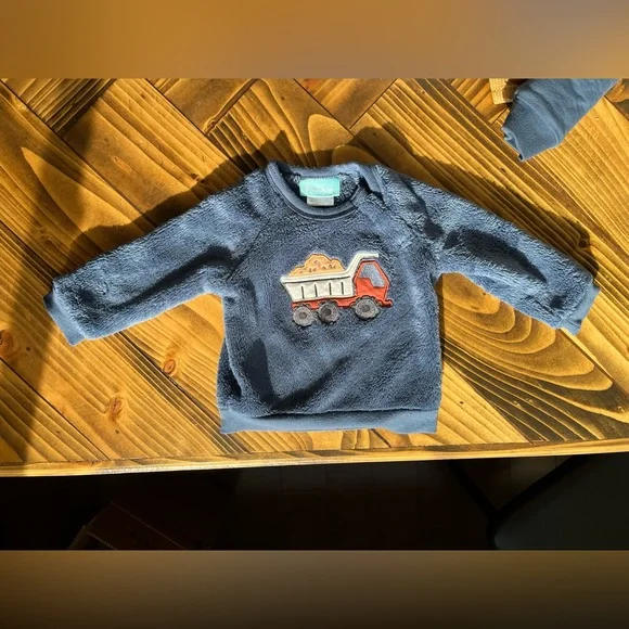 Fuzzy Crewneck - Picture 1 of 1